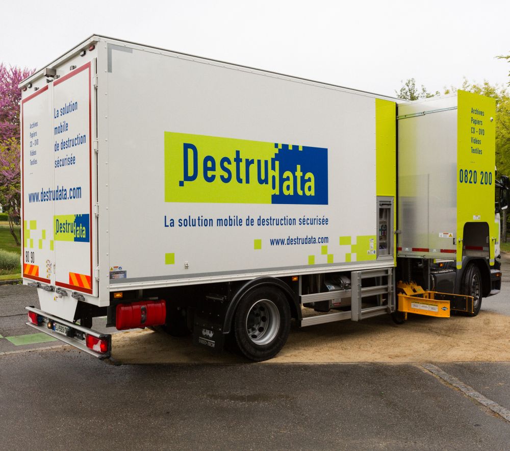 Les camions de Destrudata IT utilisent une huile biodégradable